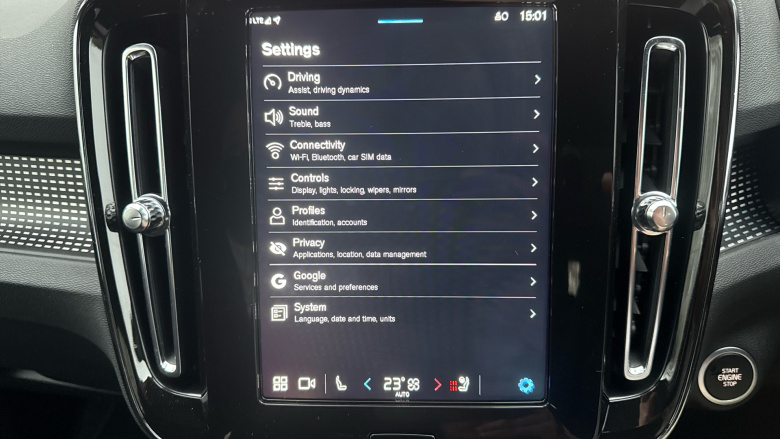 Volvo XC40 2.0 B4P Plus Dark 5dr Auto Petrol Estate